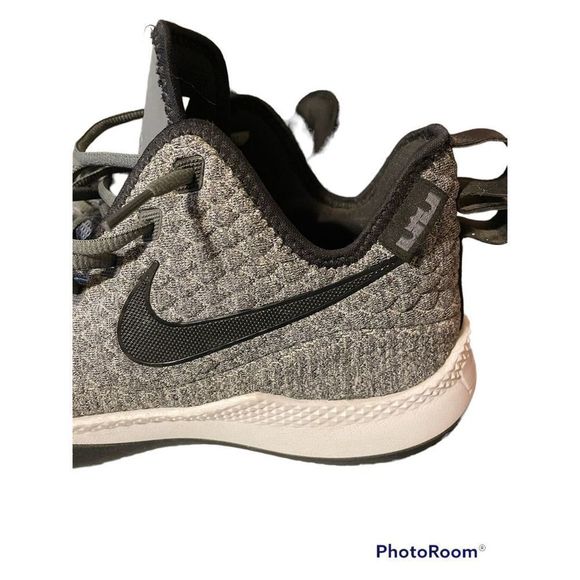LeBron Dark Grey Witness 3 main image 6